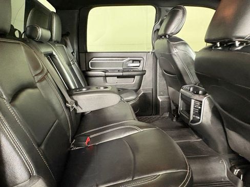 Used 2022 RAM 3500 Big Horn w/ Night Edition AWD/4WD image 17