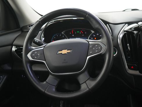 Used 2020 Chevrolet Traverse LT image 19