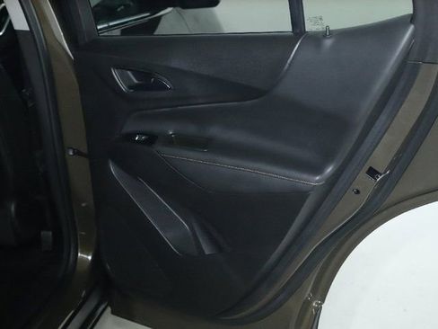 Used 2023 Chevrolet Equinox Premier image 33