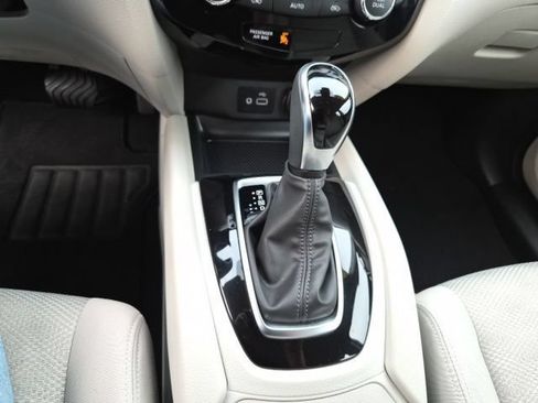 Used 2020 Nissan Rogue Sport SV w/ All-Weather Package AWD/4WD image 23