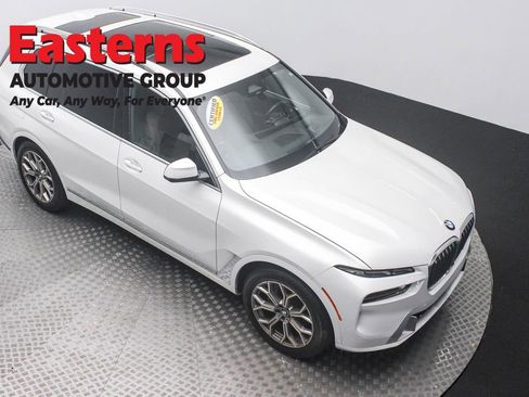 Used 2023 BMW X7 xDrive40i w/ Executive Package AWD/4WD image 3