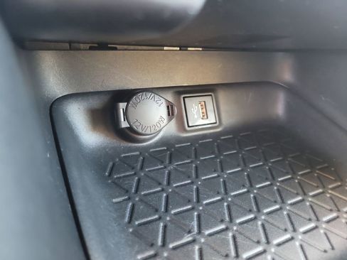 Used 2024 Toyota RAV4 LE image 21