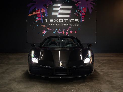 Used 2018 Ferrari 488 Spider RWD image 3