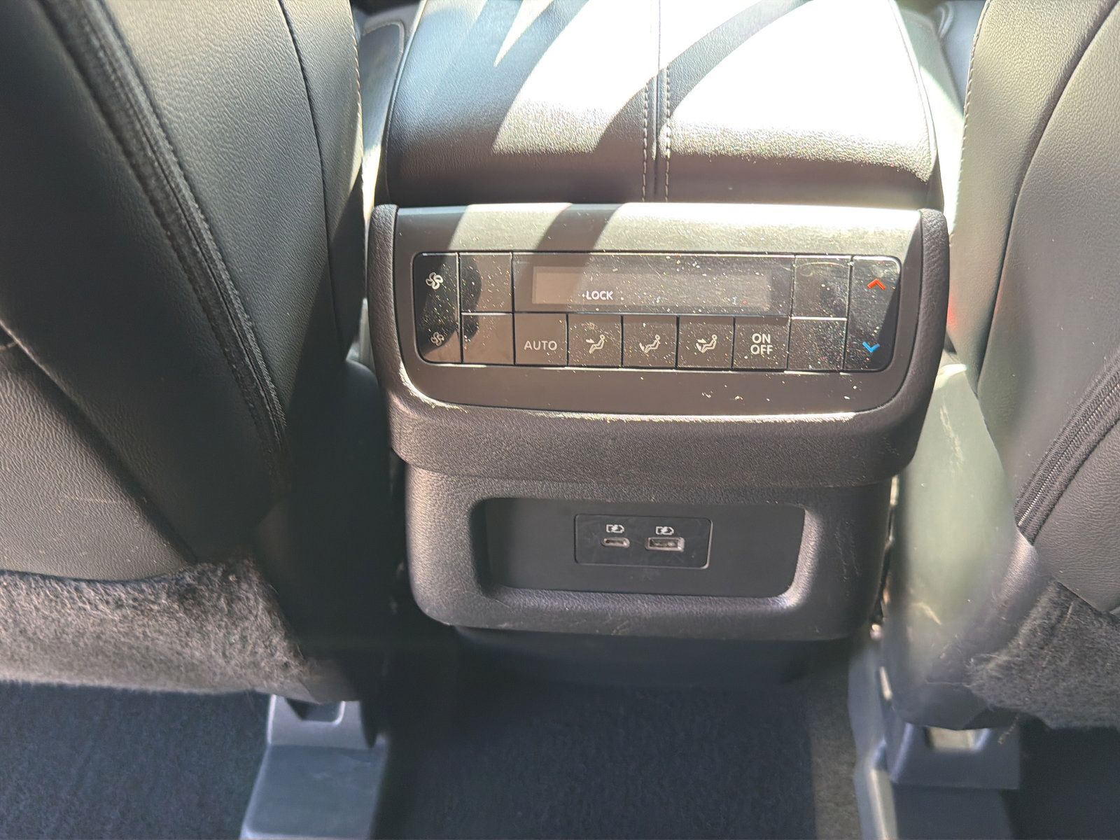 Used 2023 Nissan Pathfinder SL w/ Black Appearance Package FWD image 34