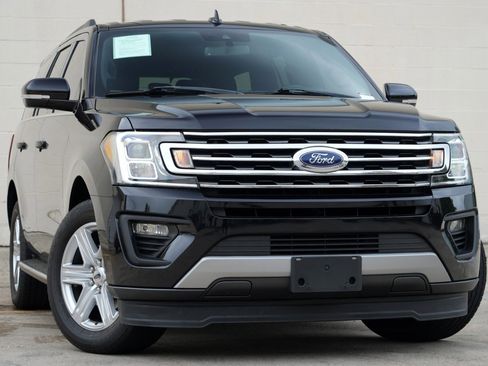Used 2019 Ford Expedition XLT w/ Equipment Group 202A RWD image 2