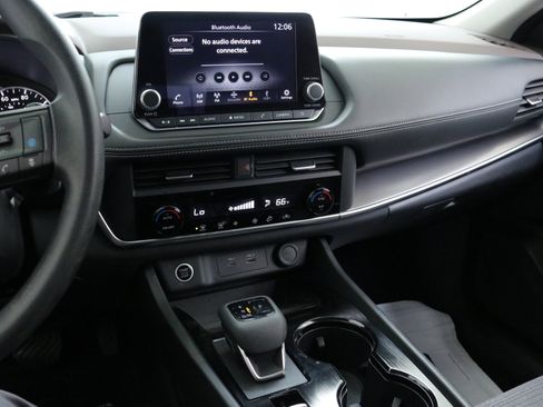 Used 2023 Nissan Rogue SV image 19