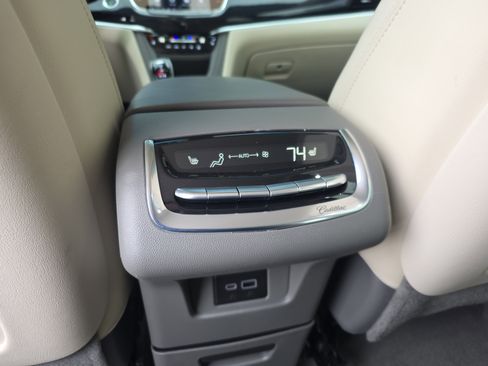 Certified 2025 Cadillac XT6 Premium Luxury image 37