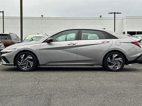 Certified 2025 Hyundai Elantra Sport image 7