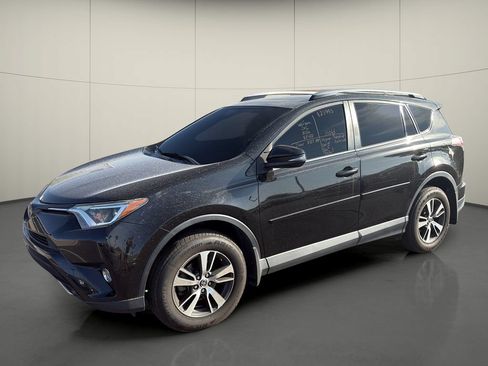 Used 2018 Toyota RAV4 XLE w/ Plus Extra Value Package AWD/4WD image 3