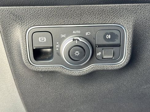 Certified 2022 Mercedes-Benz GLB 250 image 31