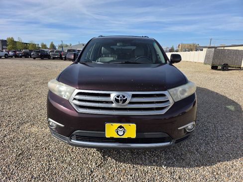 Used 2011 Toyota Highlander Limited w/ Tow Pkg AWD/4WD image 2