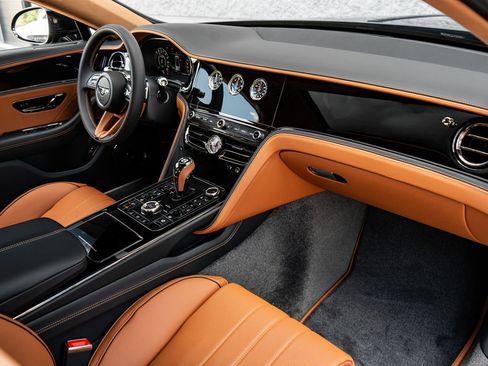 New 2026 Bentley Flying Spur Plug-In Hybrid AWD/4WD image 2