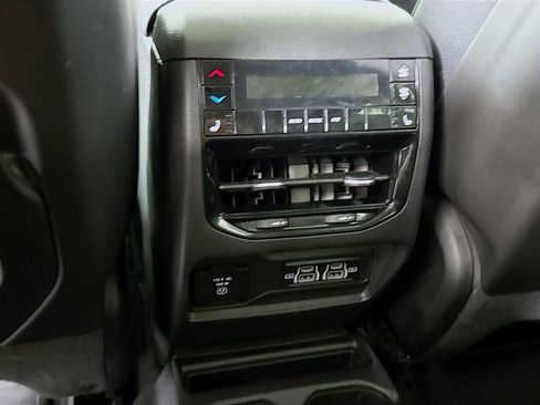 Used 2023 Jeep Grand Cherokee L Limited AWD/4WD image 29