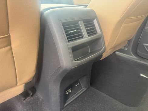 Used 2020 Volkswagen Atlas Cross Sport SE w/ Panoramic Sunroof Package AWD/4WD image 20