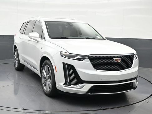 Used 2024 Cadillac XT6 Premium Luxury FWD image 8