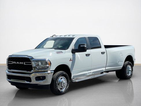 Certified 2024 RAM 3500 Big Horn AWD/4WD image 3