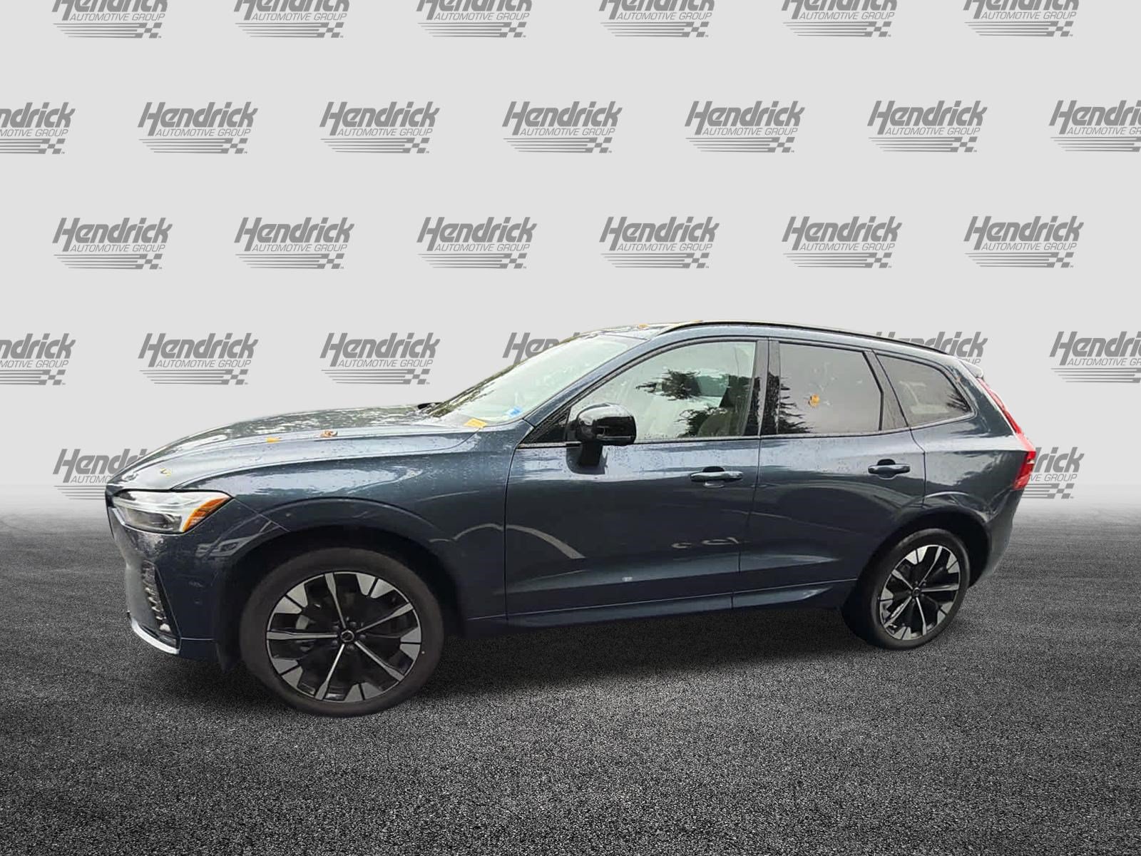 Used 2026 Volvo XC60 B5 Plus AWD/4WD image 9