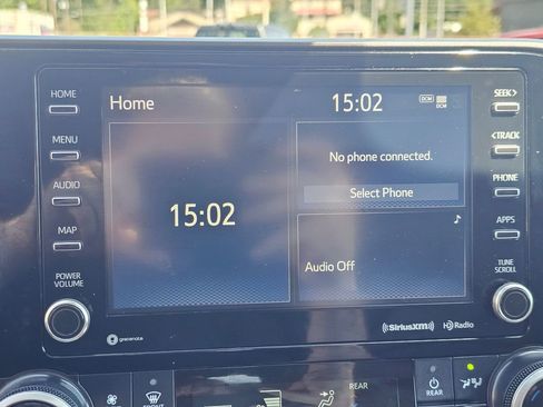 Used 2020 Toyota Highlander XLE AWD/4WD image 28