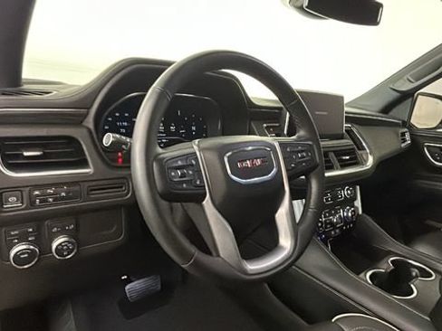 Used 2023 GMC Yukon SLT w/ SLT Luxury Package AWD/4WD image 13