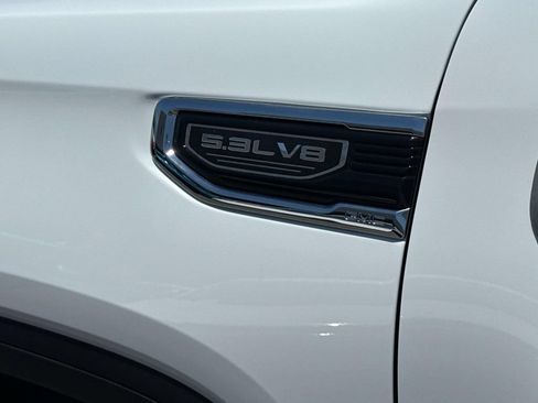 Used 2025 GMC Sierra 1500 SLT AWD/4WD image 6
