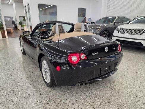 Used 2005 BMW Z4 2.5i RWD image 12
