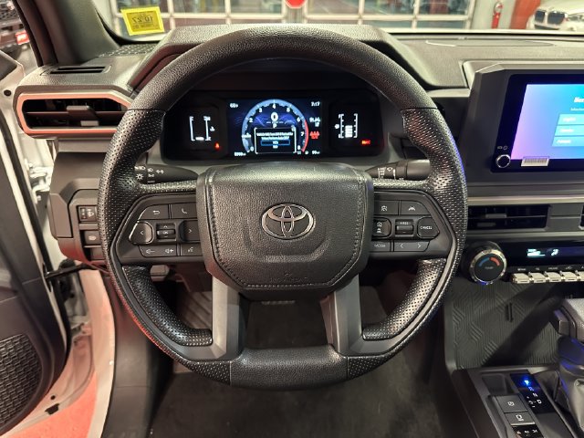 Used 2025 Toyota Tacoma SR w/ SR Upgrade Package AWD/4WD image 18