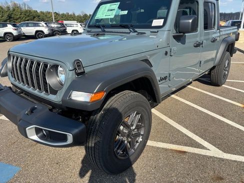 New 2026 Jeep Gladiator Sport AWD/4WD image 5