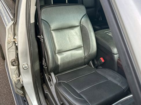 Used 2017 GMC Yukon XL SLT w/ Open Road Package image 30