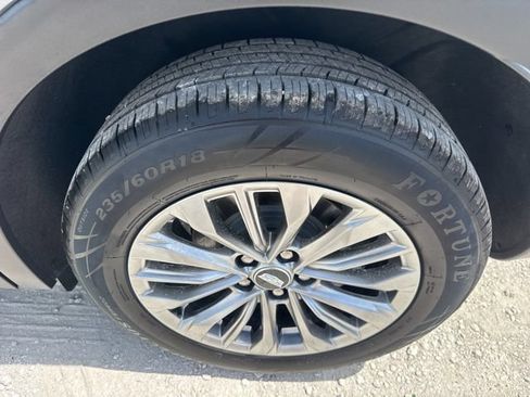 Used 2023 Cadillac XT4 Premium Luxury FWD image 27