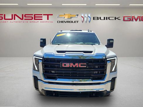 Certified 2024 GMC Sierra 3500 Pro w/ Convenience Package AWD/4WD image 2