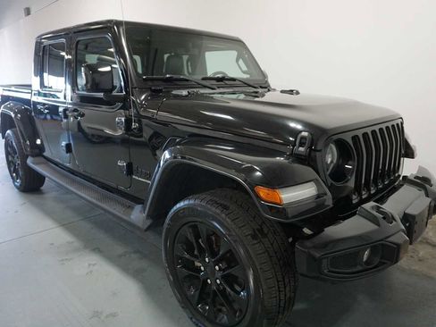 Used 2023 Jeep Gladiator Overland image 5