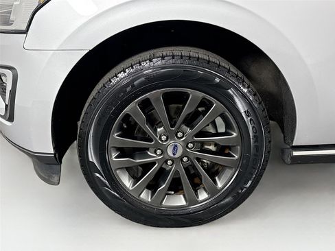 Used 2019 Ford Expedition Max Limited image 12