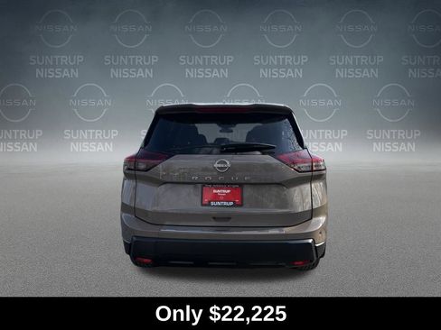 Certified 2025 Nissan Rogue SV FWD image 4