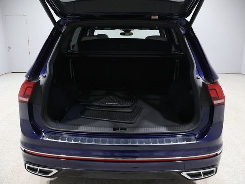 Used 2022 Volkswagen Tiguan SEL R-Line image 22
