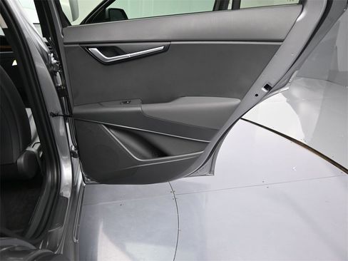 New 2025 Kia Niro EX image 21