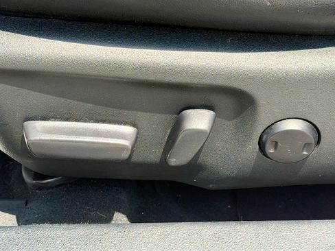 Used 2017 Toyota Camry SE FWD image 23