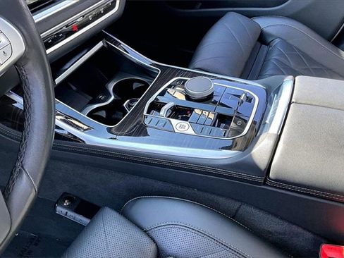 Used 2024 BMW X7 xDrive40i image 18