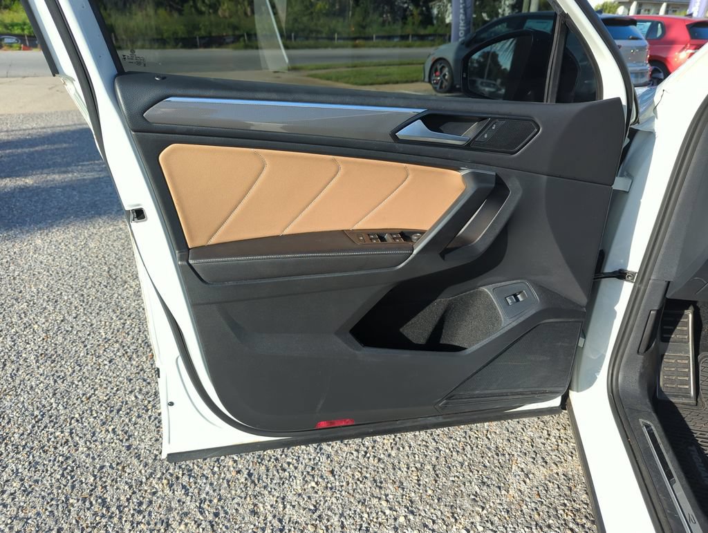 Certified 2024 Volkswagen Tiguan SE R-Line FWD image 18