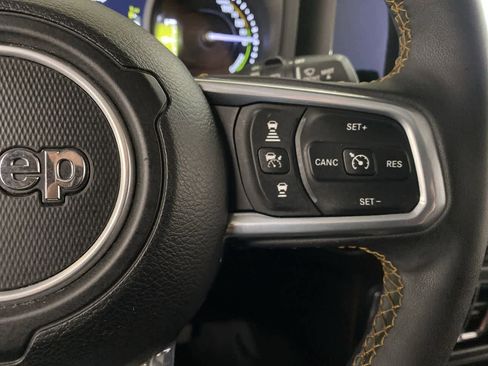 Used 2024 Jeep Wrangler Sahara image 22