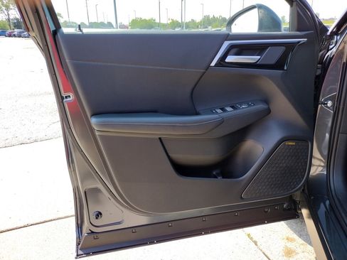 New 2025 Mitsubishi Outlander SE image 30