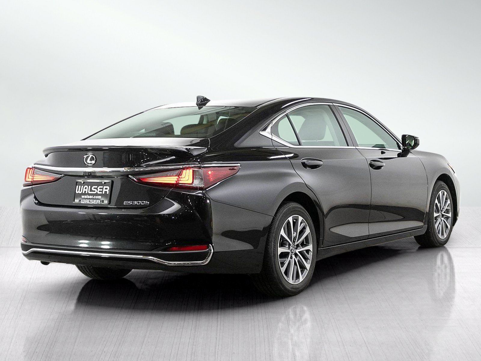 Used 2025 Lexus ES 300h FWD image 5