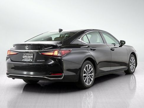 Used 2025 Lexus ES 300h FWD image 5