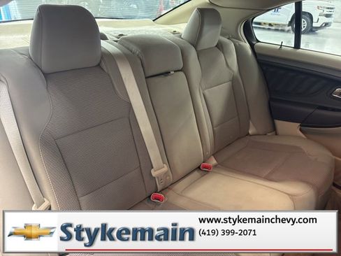Used 2012 Ford Taurus SEL image 25