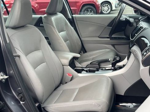 Certified 2017 Honda Accord EX-L image 27