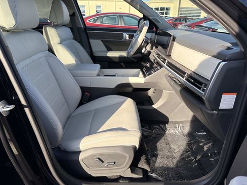 Used 2024 Hyundai Santa Fe Limited image 19