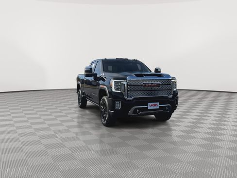 Certified 2022 GMC Sierra 3500 Denali w/ Denali Black Diamond Edition AWD/4WD image 5