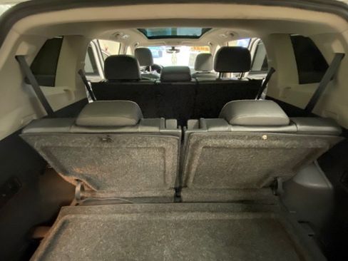 Used 2021 Volkswagen Tiguan SE w/ Panoramic Sunroof Package image 17