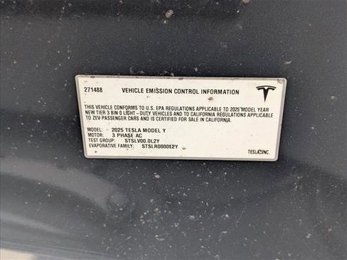 Used 2025 Tesla Model Y Performance AWD/4WD image 22