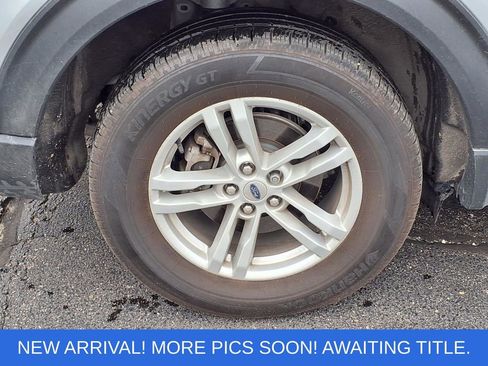 Used 2024 Ford Explorer XLT w/ Equipment Group 202A AWD/4WD image 8