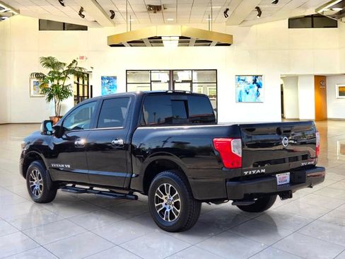 Used 2021 Nissan Titan SV w/ SV Convenience Package AWD/4WD image 7